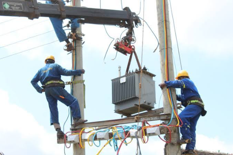 KPLC employers fixing cables 
